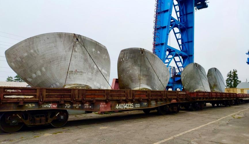 Событие: На Среднеднепровскую ГЭС привезли 16-тонные лопасти