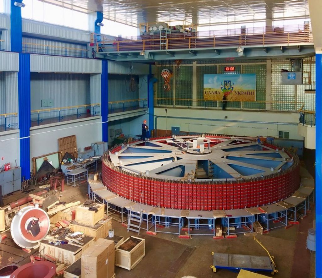 МІС: На Середньодніпровській ГЕС збирають найбільший ротор в Україні