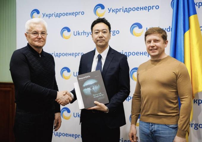 Кокі Уемора, Сергій Нагорняк та Ігор Сирота Кокі Уемора, Сергій Нагорняк та Ігор Сирота